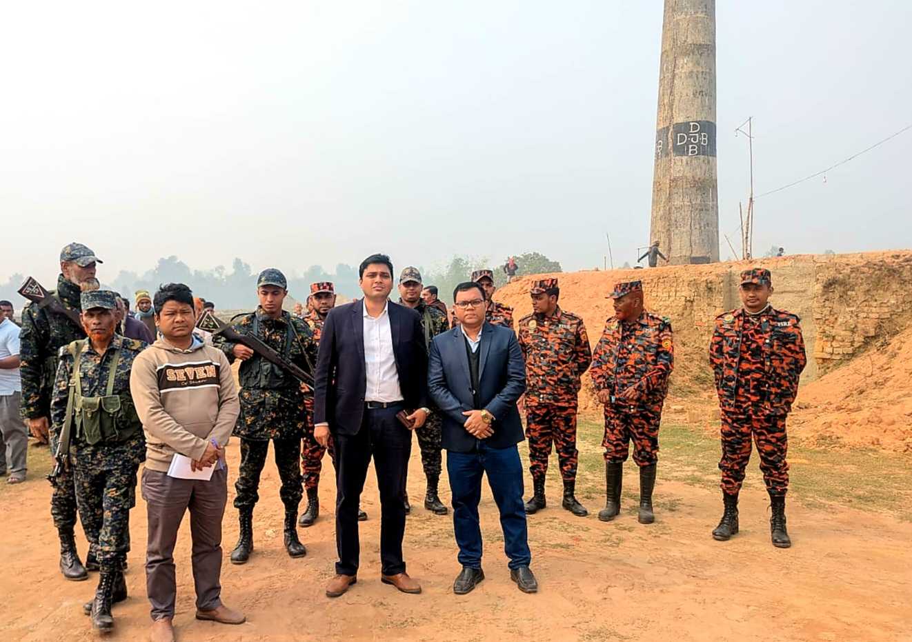 ঠাকুরগাঁওয়ে ইটভাটার আগুন নিভিয়ে, কার্যক্রম বন্ধ রাখার নির্দেশ