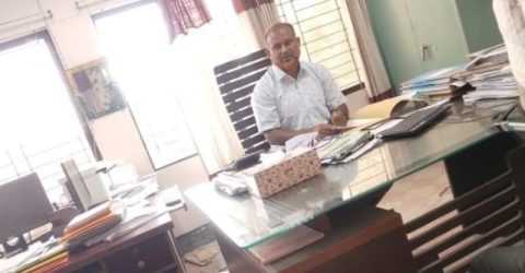চাকুরি অবসর ফাইল আটক : আতোয়ারা মানবেতর জীবন যাপন