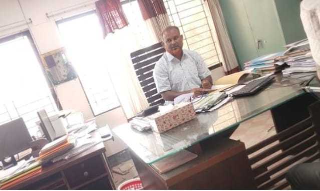 চাকুরি অবসর ফাইল আটক : আতোয়ারা মানবেতর জীবন যাপন