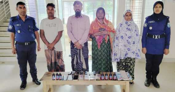 পার্বতীপুরে যৌথ বাহিনীর অভিযানে মাদক ও নগদ টাকা সহ আটক ৪ জন