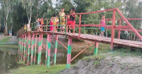 কুড়িগ্রামে চরাঞ্চলের মানুষের  বদলে কাজ করছেন : ডিসি নুসরাত সুলতান